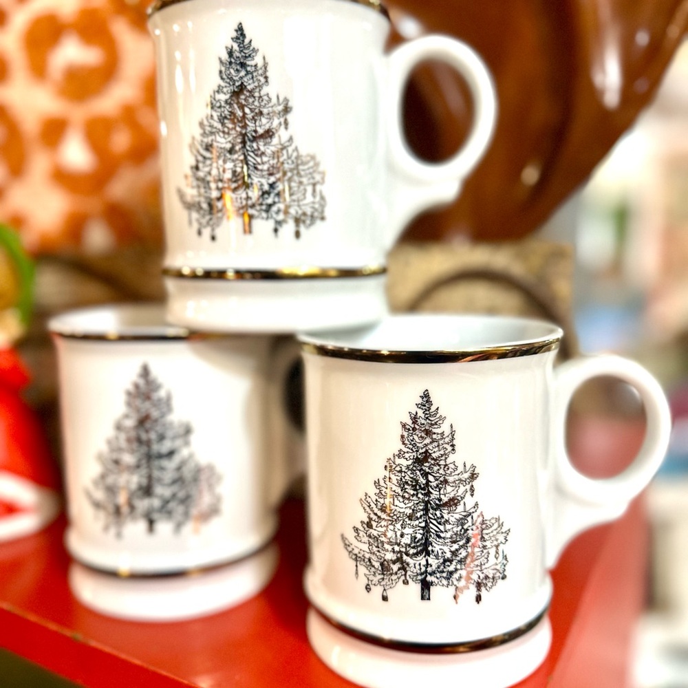 ✨SOLD✨William Sonoma Christmas Tree Mugs
